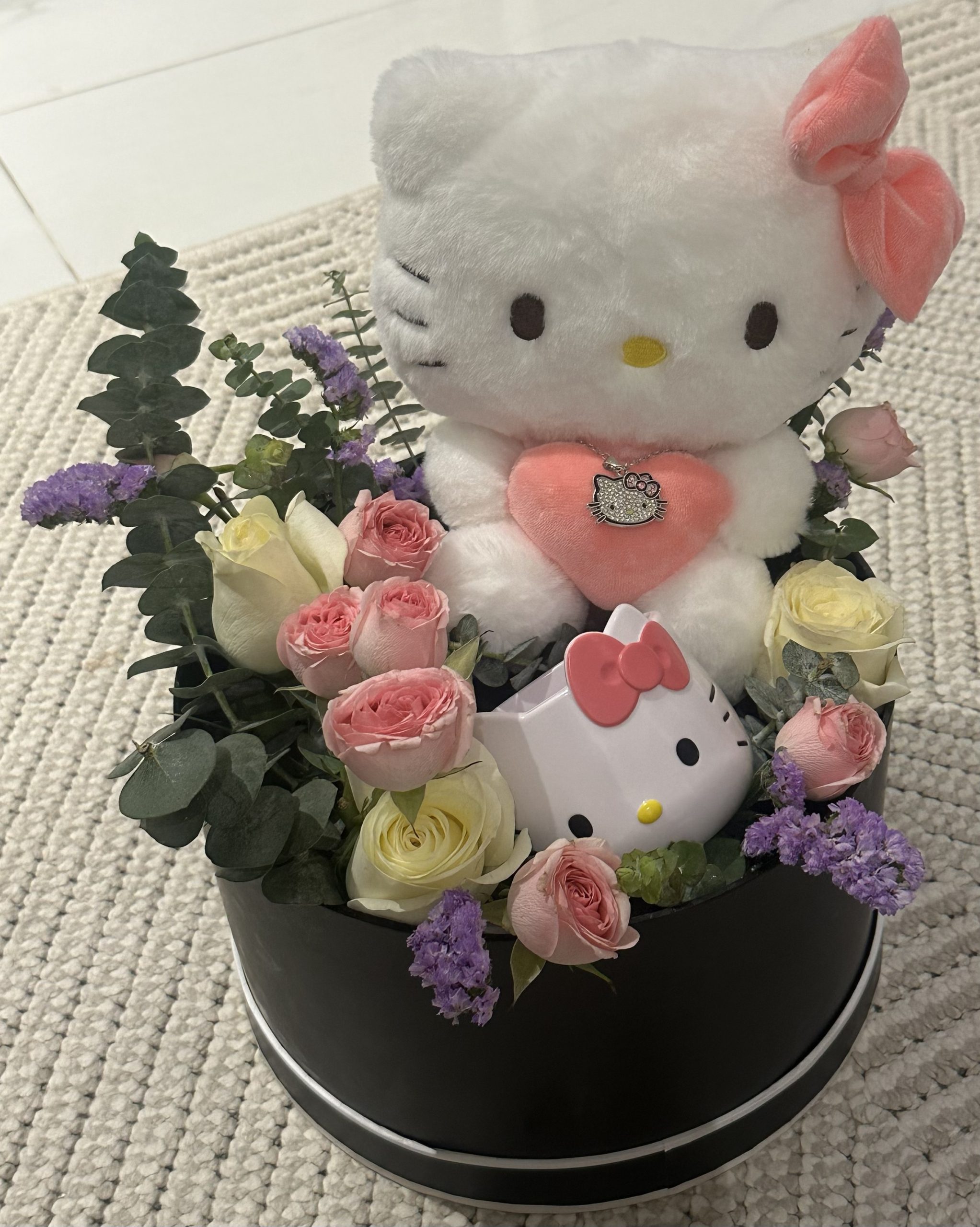 hello-kitty-gift-ae-blooms
