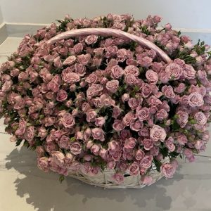 Pink babyroses basket