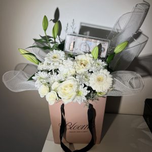 1000 Cash White Bouquet